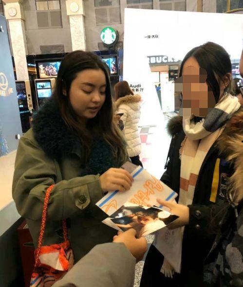 网红结婚吃瓜图片,吃瓜群众围观，甜蜜瞬间引爆网络  第3张