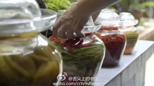 网友共享饮料娱乐吃瓜酱,饮料娱乐吃瓜酱，揭秘网红美食背后的故事  第2张